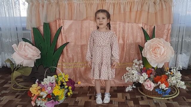 Рабаданова Саманият (4-5). Гурия Османова "Встреча с весной".Разукрасим мир стихами 2022. смотреть онлайн