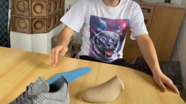 Jordan 4 x Kaws and Jordan 1 LowFragment x Travis Scott | Unboxing from BSTsneakers смотреть онлайн