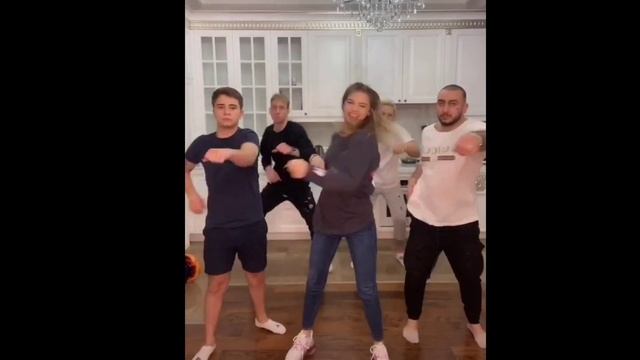 Тик ток под песню Raim-Двигаться смотреть онлайн