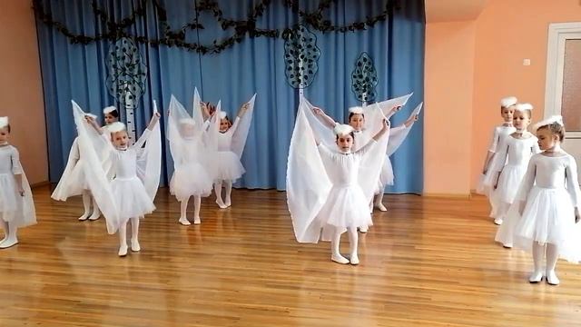 40 Ансамбль «Улыбка» г Пятигорск Птицы белые смотреть онлайн