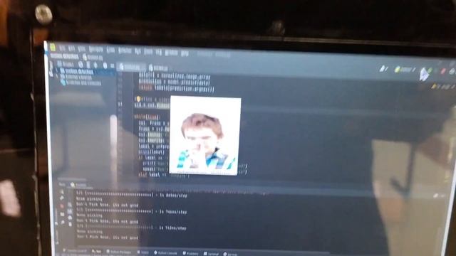 Motion detection using Python: How to detect picking nose with a child's motion || FYP Mechatronics смотреть онлайн
