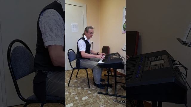 Г. И. Гладков - Песня Зайца и Волка на карнавале (Расскажи Снегурочка) Исполняет А. А. Рýбанов. смотреть онлайн