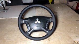 Mitsubishi Pajero - перетяжка руля под оригинал
