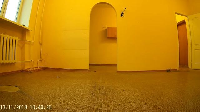 Вертолет Wltoys V911. Полеты с препятствием. смотреть онлайн