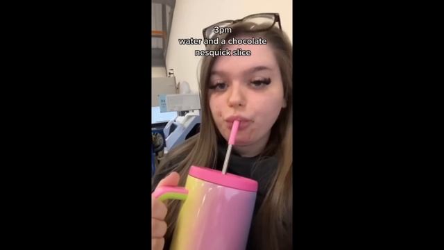 "What I Eat In A Day As A FAT Person" #49- Fat Acceptance TikTok смотреть онлайн