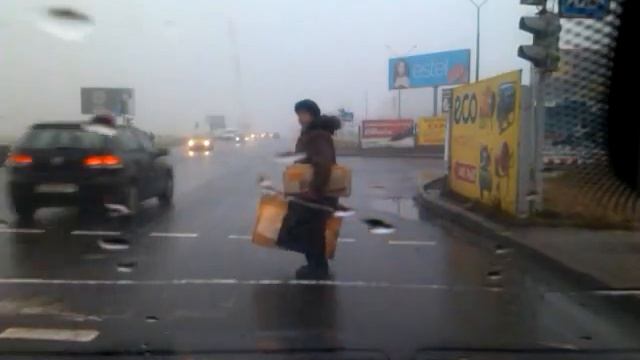 выключенный светофор на экспобеле в Минске 1 смотреть онлайн