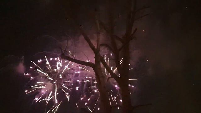 Салют на День Победы в Иркутске. смотреть онлайн
