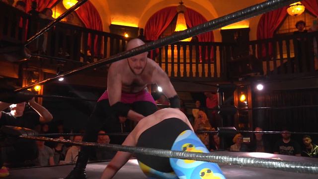 EWE Crisis Point 30/07/23 Theodore Powers vs Ricardo Borg Wet Floor Sign Match смотреть онлайн