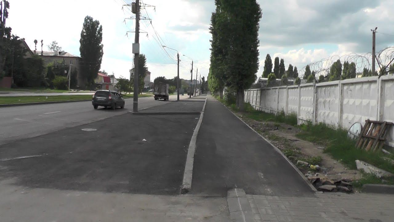 Воронеж, ул. Матросова, 4. Парковка на газоне летчиков была пресечена и сделана большая парковка смотреть онлайн