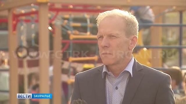 Для жителей трёх курганских домов устроили праздник двора