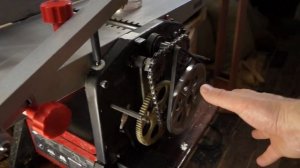 Как за 7-10 минут почистить фуговально-рейсмусовый станок от налипшей смолы.