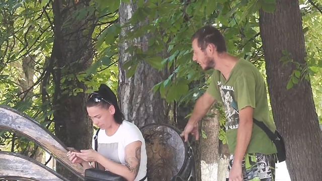 ??? Приколы в парке над девушками ??? смотреть онлайн