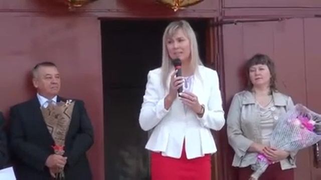 Помощник Гусейн Сергея, Сапрыкина Екатерина поздравила гимназию Медногорска с юбилеем и Днём знаний смотреть онлайн