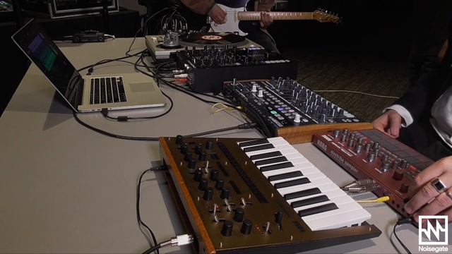 Soundcraft: Notepad 12FX - More than just an Analogue Mixer смотреть онлайн
