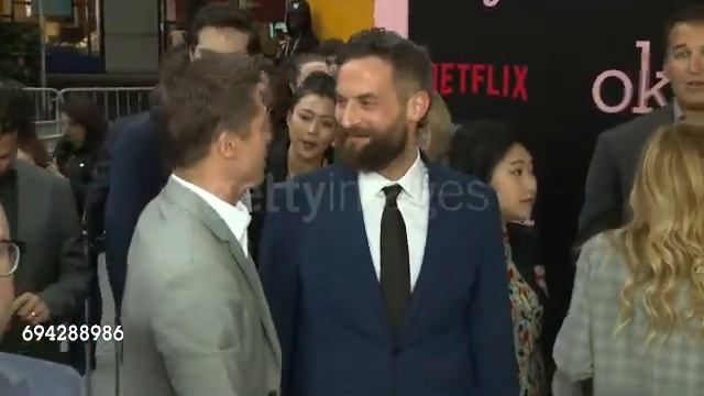 Brad Pitt and Sandro Kopp poses Okja New York Premiere смотреть онлайн