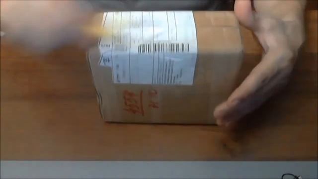 Посылка с АлиЭкспресс. Очки из бамбука и крючки для маски. смотреть онлайн