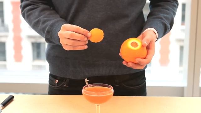 How to Flame an Orange Peel for Cocktails смотреть онлайн