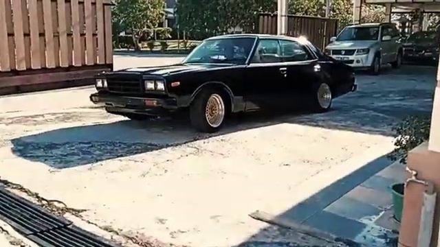 Datsun laurel 240L bwn смотреть онлайн