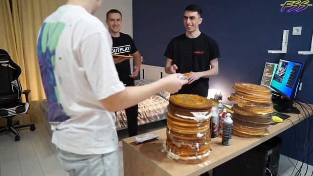 ЛИКС УЧИТ СТРОГО "ВХОДИТЬ" В ДЕВОЧЕК / ЛИСК, СТРОГО И ДЕСАУТ ГОТОВЯТ НОВОГОДНИЙ ТОРТ смотреть онлайн