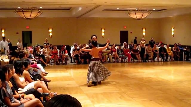 Arthur Murray Dance Videos Presents: Alexis and Melanie Viennese Waltz смотреть онлайн