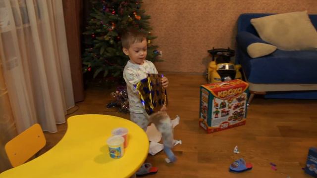 Подарочки под елочкой смотреть онлайн