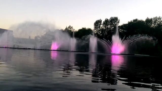 Самый красивый фонтан в Украине смотреть онлайн