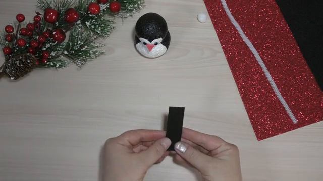 НОВОГОДНИЕ ПОДЕЛКИ своими руками. НОВОГОДНЯЯ игрушка ПИНГВИН. ЗИМНИЕ ПОДЕЛКИ в детский сад и школу. смотреть онлайн