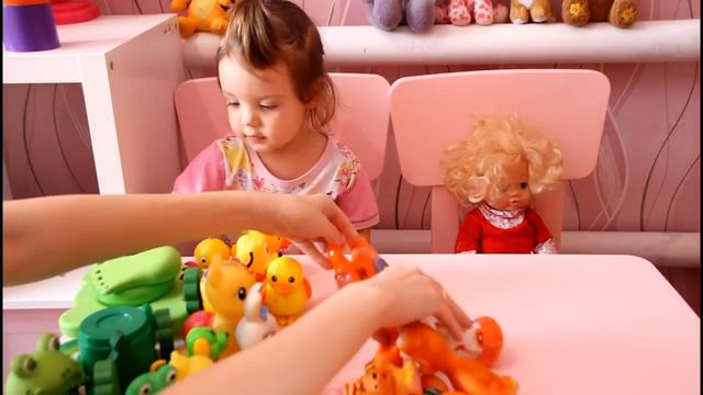Изучаем цвета с Ли Ли Юлей. Много игрушек смотреть онлайн