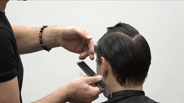Мужская стрижка. Часть 1. Удлинённая мужская стрижка Quiff смотреть онлайн