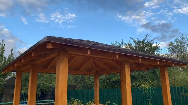 Четырехскатная беседка размером 3*3 м со столбами из бруса 150*150 мм. смотреть онлайн