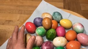 Пробую красить яйца ? куркумой, свеклой и шпинатом