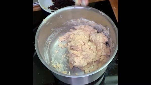 Как приготовить британские сконы с изюмом. Fruit Scones