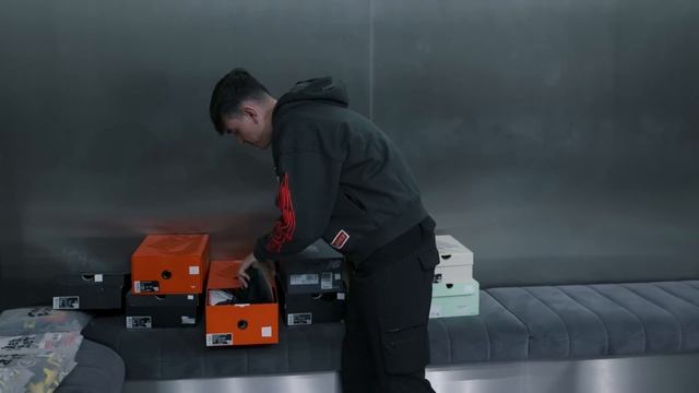We Hosted A VIP Event In Our Sneaker Store! £20,000 Sneaker Buy! смотреть онлайн