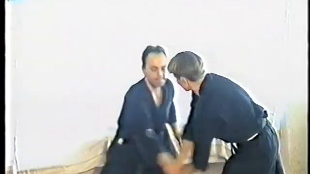 10 Хидзи Отоси Коте Маваси) в ответ на Коте Маваси смотреть онлайн