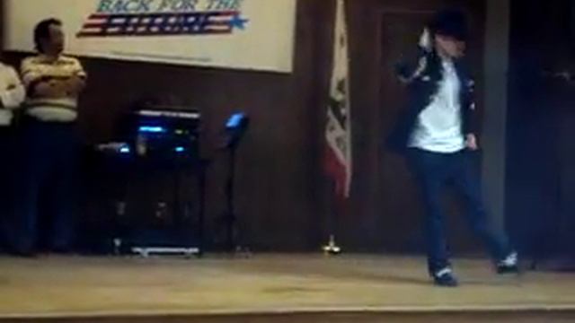 Usher and Michael Jackson Tribute Performance смотреть онлайн