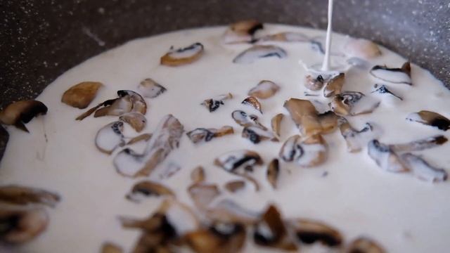 ИТАЛЬЯНСКАЯ ПАСТА в сливочном соусе с грибами! Пошаговый и простой рецепт пасты со сливками. смотреть онлайн