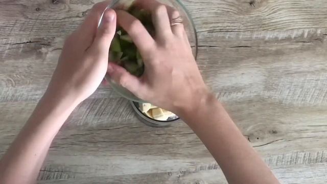 КАК ПРИГОТОВИТЬ СМУЗИ С КИВИ И БАНАНОМ? Вкусный, полезный, простой, фруктовый напиток в блендере смотреть онлайн