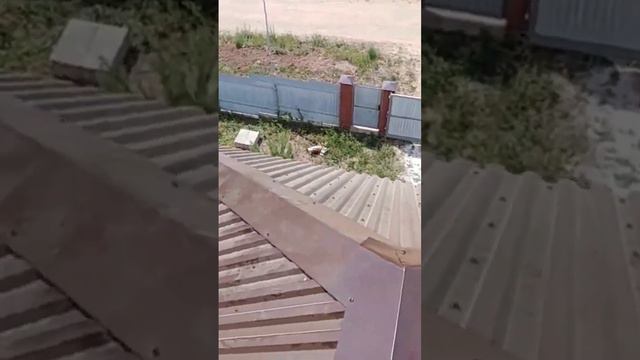 на коньке крыши (1)