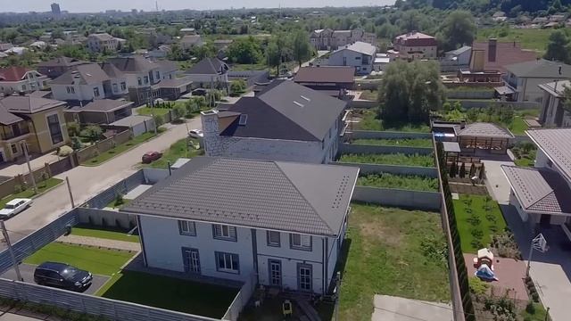 В продаже новый таунхаус с авторским ремонтом по ул.Курбаса смотреть онлайн