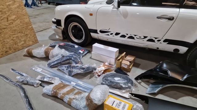 Porsche 911 ST Build - Strip down смотреть онлайн