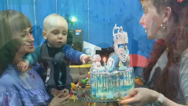 Как отпраздновать годик ребёнку) смотреть онлайн