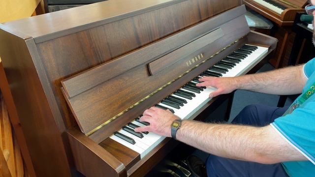 YAMAHA E110N upright piano for sale смотреть онлайн