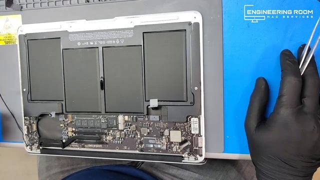 MacBook Air 13.3” LCD Replacement. смотреть онлайн