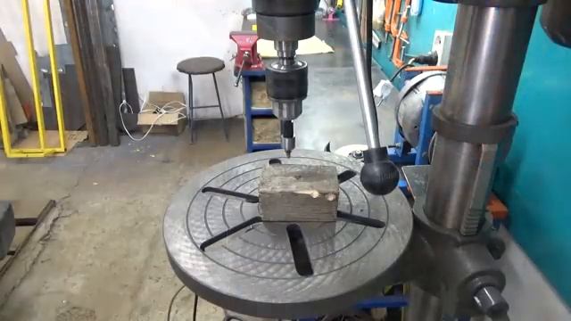 Automatic carriage for the angular grinder, stand, for a plasma cutter, an electric tile cutter смотреть онлайн
