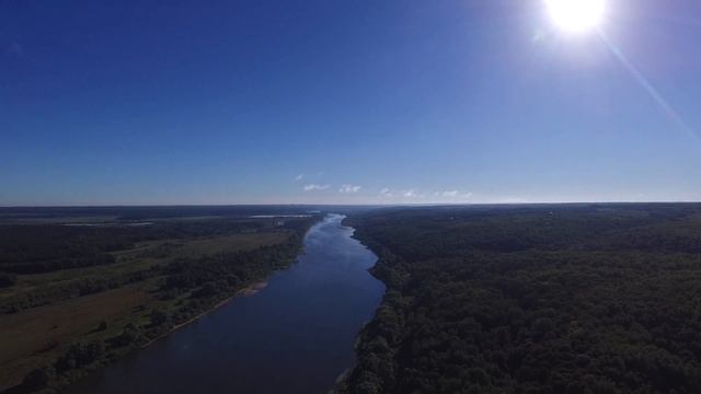 Первый полет на коптере на даче вдоль р. Ока смотреть онлайн