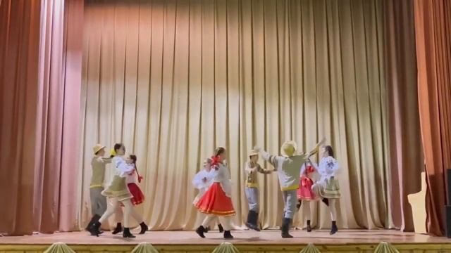 Народный танец. Ансамбль. 11-13 лет. смотреть онлайн