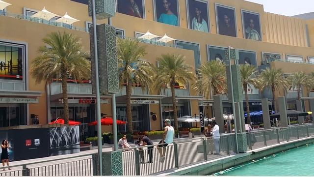 Рядом с Дубай Молл / Near to Dubai Mall смотреть онлайн