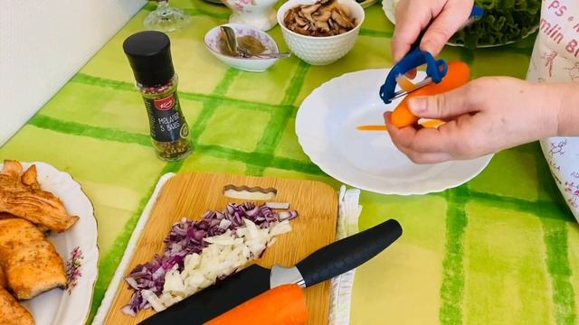 ЛОСОСЬ СО СЛИВОЧНЫМ СОУСОМ И ТАГЛИАТЕЛЛИ смотреть онлайн