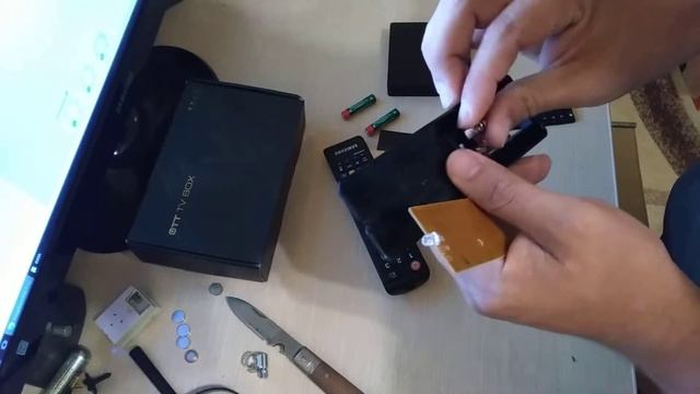 Пульт ДУ HK-1 mini программируем пульт, первые косяки приставки. Разбираем пульт. смотреть онлайн