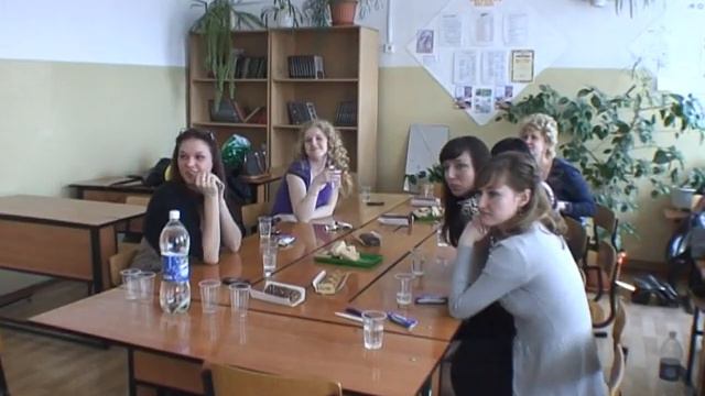 школа 4, 8 марта, 11 класс (06.03.2012) смотреть онлайн